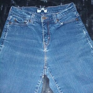 Levi 512 Perfectly Slimming  Bootcut 8 SHORT